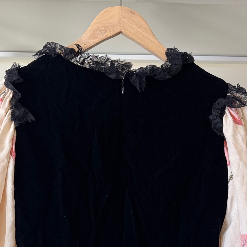 Vintage Bill Blass for Dayton’s Oval Room. Floral Puff Sleeve Black Top - Picture 9 of 11